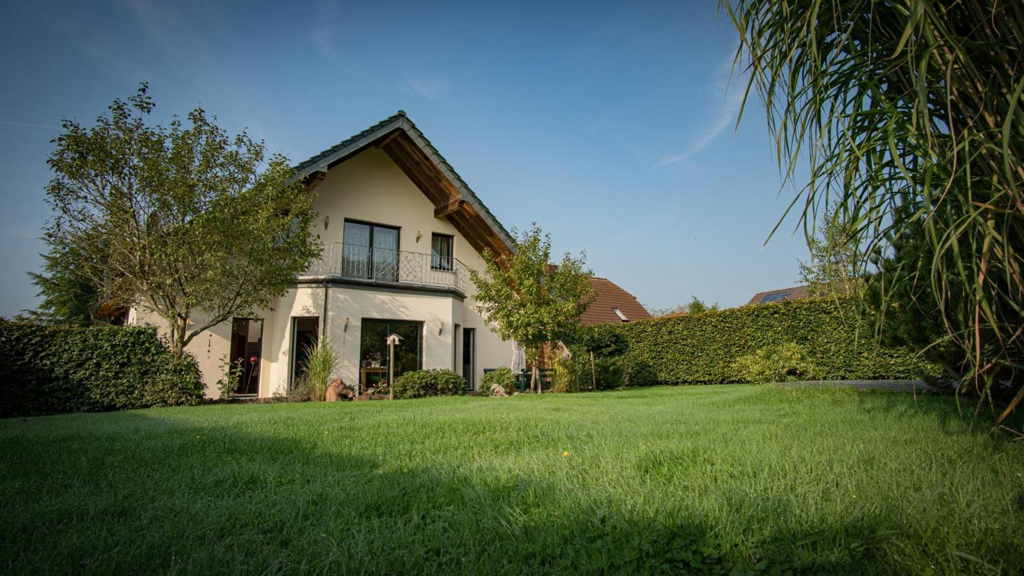 Ferienhaus Mountfrosch Mit Sauna Und Naturpool Monschau Bagian luar foto